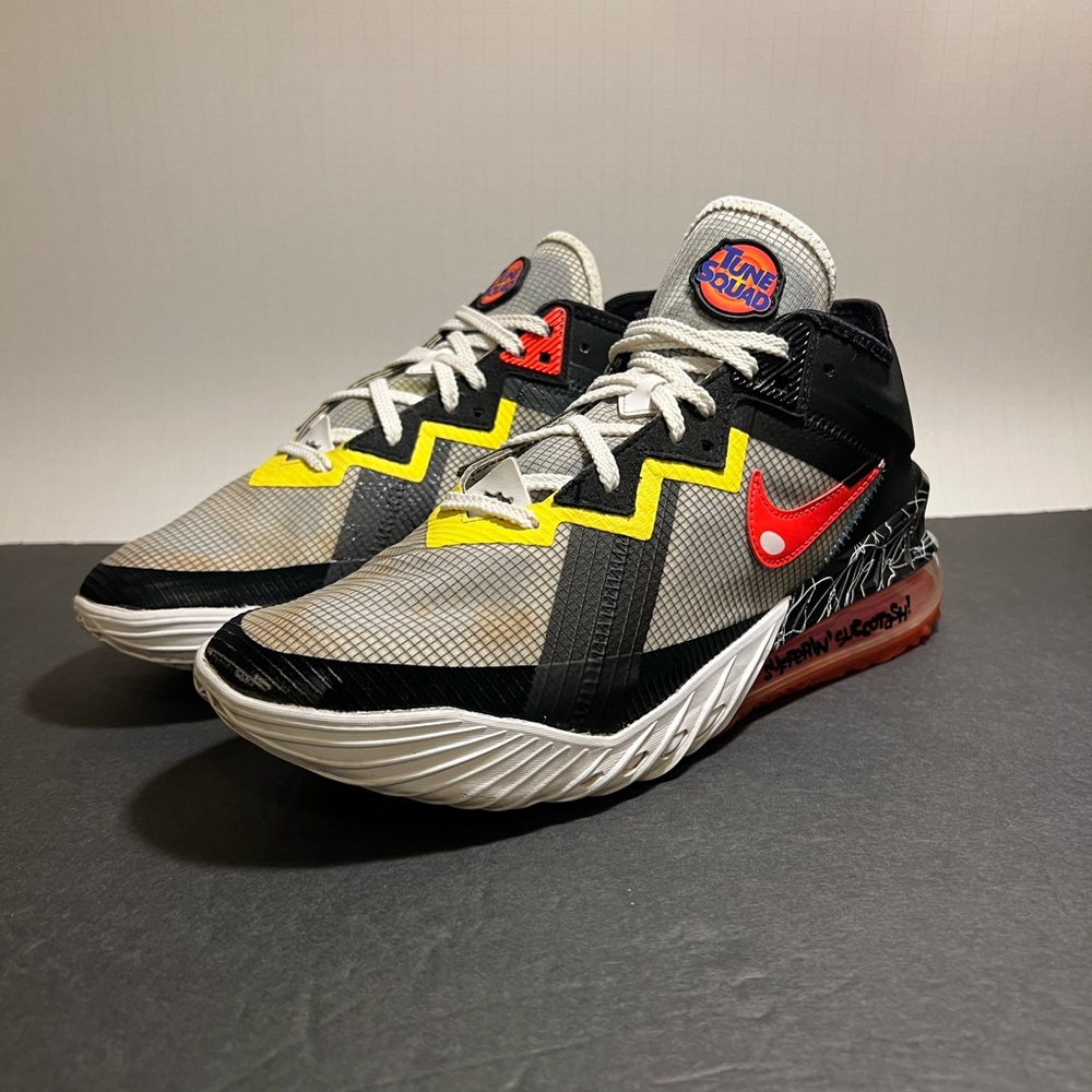 Size 10 - Nike Space Jam x LeBron 18 Low Sylvester x Tweety